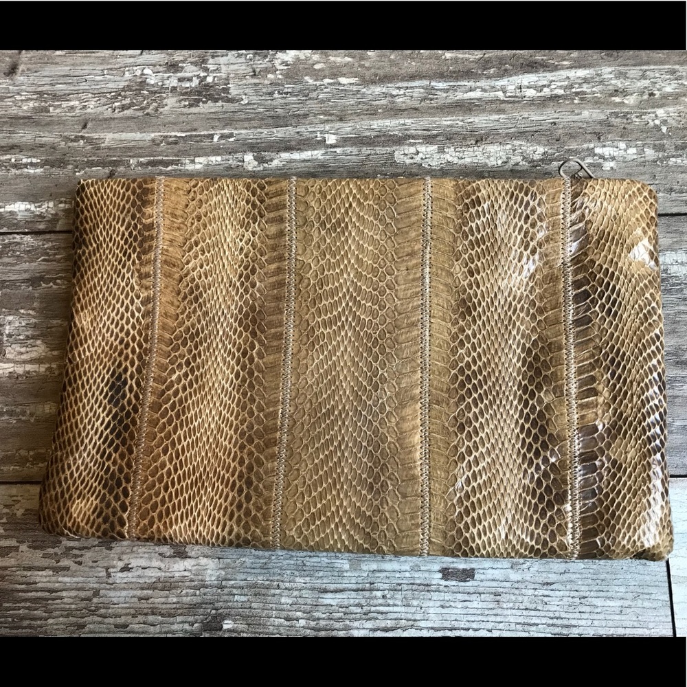 Vintage snakeskin clutch 👛